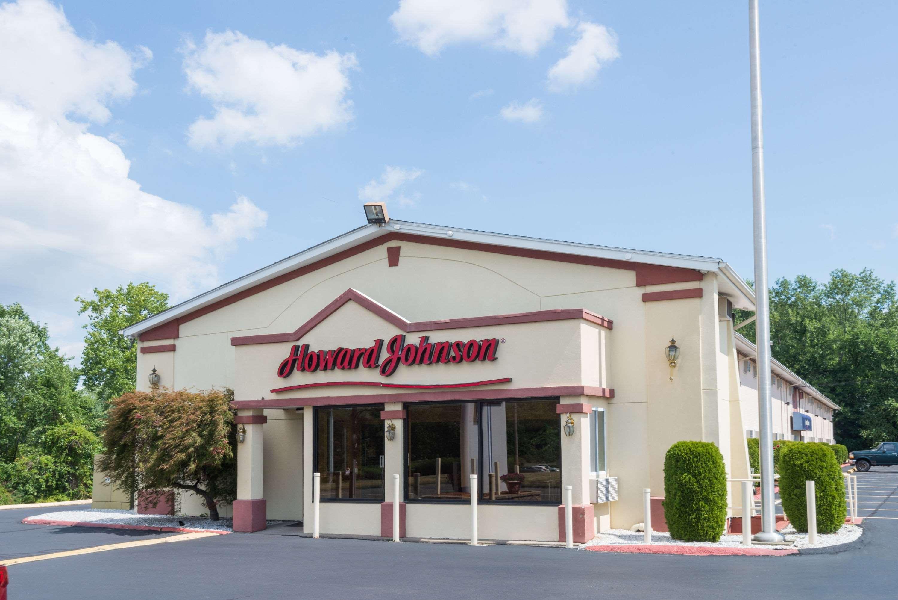 Howard Johnson By Wyndham Роки-Хилл Экстерьер фото